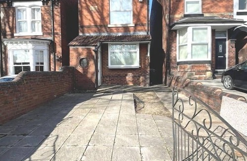 Kimberworth House | Hilltop Place Suites Meadowhall M1 J34