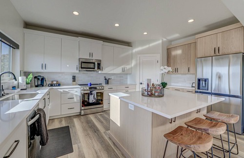 St. George House | Hilltop Tranquility! Location! Views! Seclusion!