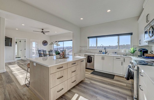 St. George House | Hilltop Tranquility! Location! Views! Seclusion!