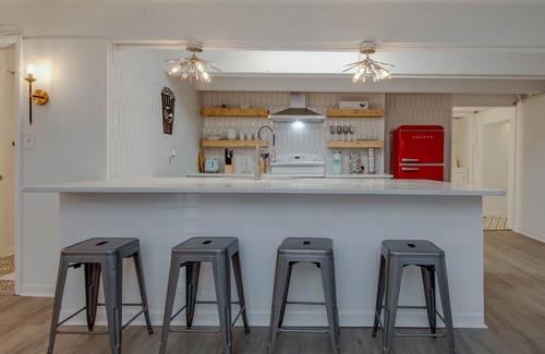Hillwood House | Hillwood Retro | Close to DT Nashville!