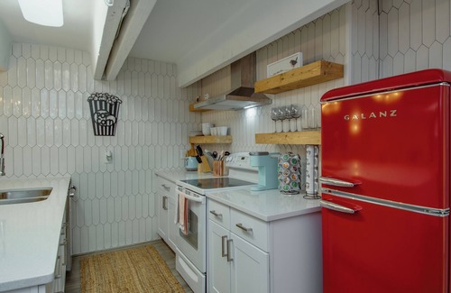 Hillwood House | Hillwood Retro | Close to DT Nashville!