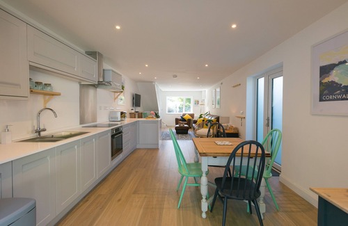 Portreath Cottage | HILLYWYCH STUDIO, pet friendly, country holiday cottage in Portreath