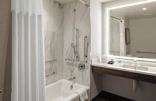 North Rosslyn Hotel | Hilton Arlington Rosslyn The Key