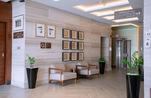 Al Muraqqabat Hotel | Hilton Garden Inn Dubai Deira