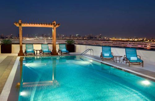 Al Muraqqabat Hotel | Hilton Garden Inn Dubai Deira