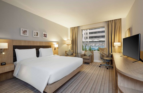 Al Barsha 1 Hotel | Hilton Garden Inn Dubai, Mall Avenue