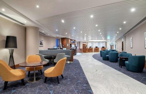 Heathrow Villages Hotel | Hilton Garden Inn London Heathrow Terminal 2 and 3