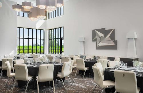Florida Center North Hotel | Hilton Garden Inn Orlando I-4 Millenia Blvd Mall