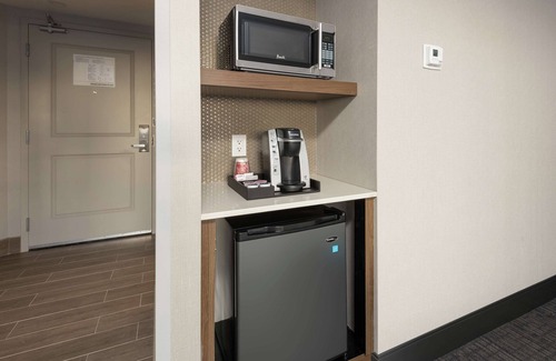 Byward Market - Parliament Hill Hotel | Hilton Garden Inn Ottawa Downtown