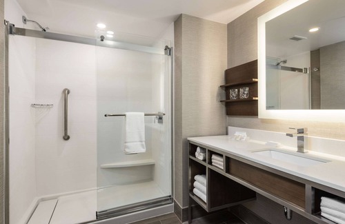 Byward Market - Parliament Hill Hotel | Hilton Garden Inn Ottawa Downtown