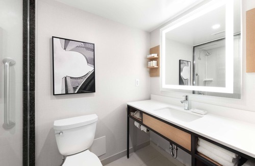 Northeast Mississauga Hotel | Hilton Garden Inn Toronto Airport