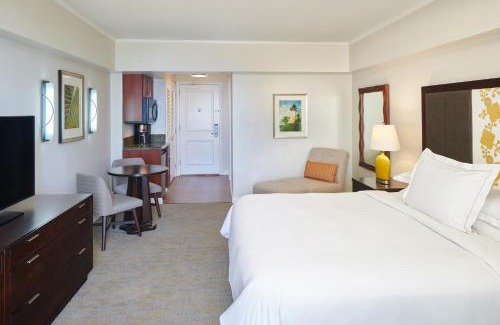 Waikiki Resort | Hilton Grand Vacations Club at Hilton Hawaiian Village