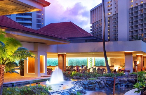Waikiki Condo | Hilton Hawaiian Village. Fabulous Beach And Lagoon! Spacious two bedroom suite!