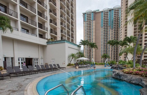 Waikiki Condo | Hilton Hawaiian Village. Fabulous Beach And Lagoon! Spacious two bedroom suite!