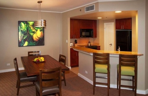 Waikiki Condo | Hilton Hawaiian Village- Spacious Two Bedroom Suite!