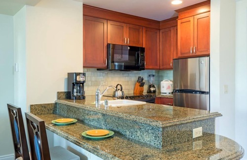 Waikiki Condo | Hilton Hawaiian Village- Spacious Two Bedroom Suite!
