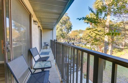 Hilton Head Island Apartment | Hilton Head Condo Walk to Coligny Beach and Plaza!