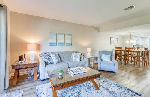 Hilton Head Island Apartment | Hilton Head Condo Walk to Coligny Beach and Plaza!