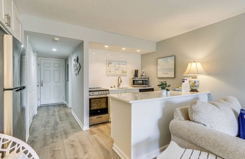 South Beach Apartment | Hilton Head Island Studio w/Patio: Walk to Beach!