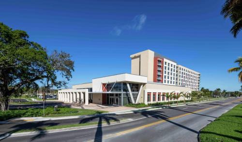 Ludlam Hotel | Hilton Miami Dadeland
