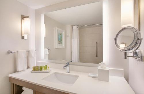 Park Shore Hotel | Hilton Naples
