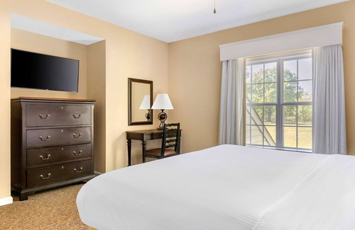 Berkeley Resort | Hilton Vacation Club The Historic Powhatan Williamsburg