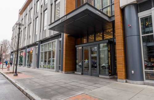 MIT Apartment | Hip 1BR, Kendall Square, Gym, Doorman, walk to MIT by Blueground