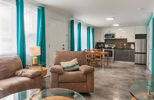 Temescal Apartment | Hip 2 bedroom Walk to Restaurants and Public Transit
