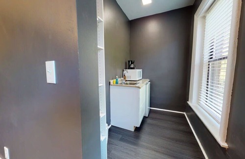 Bay Village Apartment | Hip & Chic Studio Awaits Your Stay!
