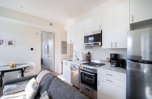 Dupont Circle Apartment | Hip Dupont Circle 2BR w/W/D, nr Dining & Bars, by Blueground