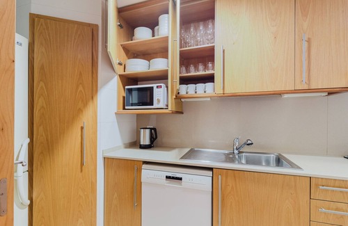 Dreta de l'Eixample Apartment | Hip La Dreta de l'Eixample 2BR w/Balcony, A/C, Washer, by Blueground