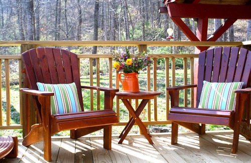 Swannanoa Cabin | Hip Little Cabin on the Hill with Hot Tub & Wi-Fi/Fantastic Location