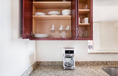 Pentagon City Apartment | Hip Pentagon City Studio w/W/D, Gym & Lounge, near Metro, by Blueground