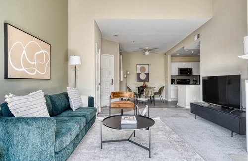 Garden Alameda Apartment | Hip San Jose - The Alameda 2BR w/Gym & Pool, nr Caltrain, by Blueground