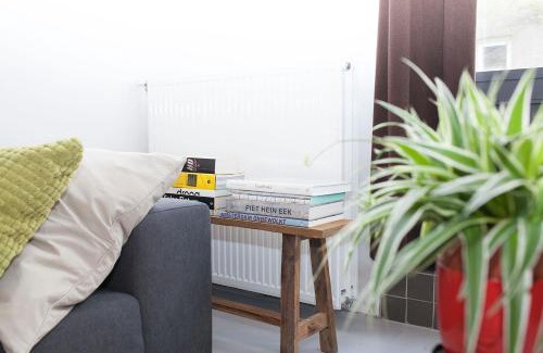Haarlemmerbuurt Apartment | hip & stylish apartment in center, near trainstation, 15 min walk