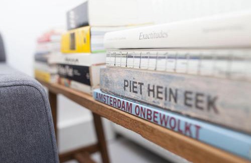 Haarlemmerbuurt Apartment | hip & stylish apartment in center, near trainstation, 15 min walk