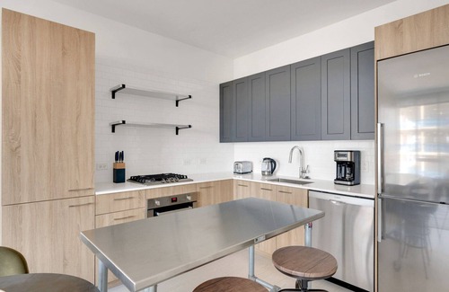 West Loop Apartment | Hip West Loop Studio w/Gym & Coworking, nr UIC, by Blueground