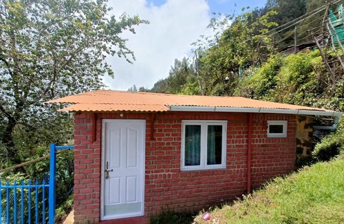 Vattakanal Bed & Breakfast | Hippie Huts