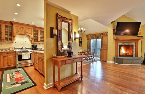 Ludlow Apartment | Hirt, Solitude E301 Vrbo