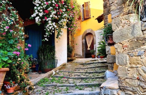 Bagni di Lucca Apartment | Historic Farmhouse