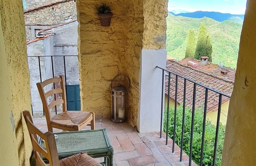 Bagni di Lucca Apartment | Historic Farmhouse