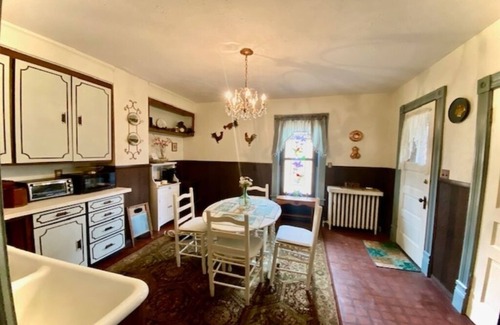St. Marys Apartment | Historic 1884 Victorian Upstairs Unit. Walk to everything! Close to elk!