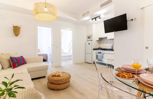 La Trinidad Apartment | Historic 2BR Apartment in Central Málaga, Close to Beach and Attractions