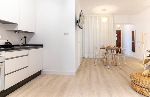La Trinidad Apartment | Historic 2BR Apartment in Central Málaga, Close to Beach and Attractions