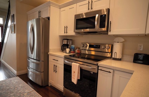Old Town House | Historic 3-bedroom townhome in the heart of Old Town Tacoma with AC