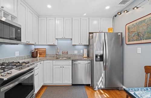Old Town Alexandria House | Historic Alexandria 2B/2B month-to-month