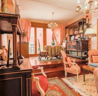 Santa Cruz Apartment | Historic apartment in Santa Cruz