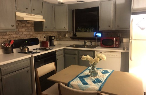 Elmira Heights House | Historic apt. In the centre of Elmira Heights
