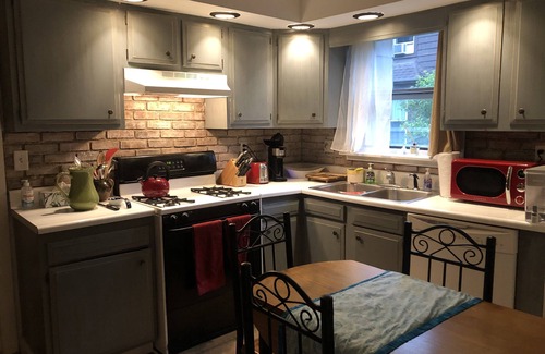 Elmira Heights House | Historic apt. In the centre of Elmira Heights