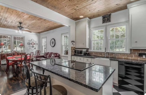 Northport House | Historic Bellwood